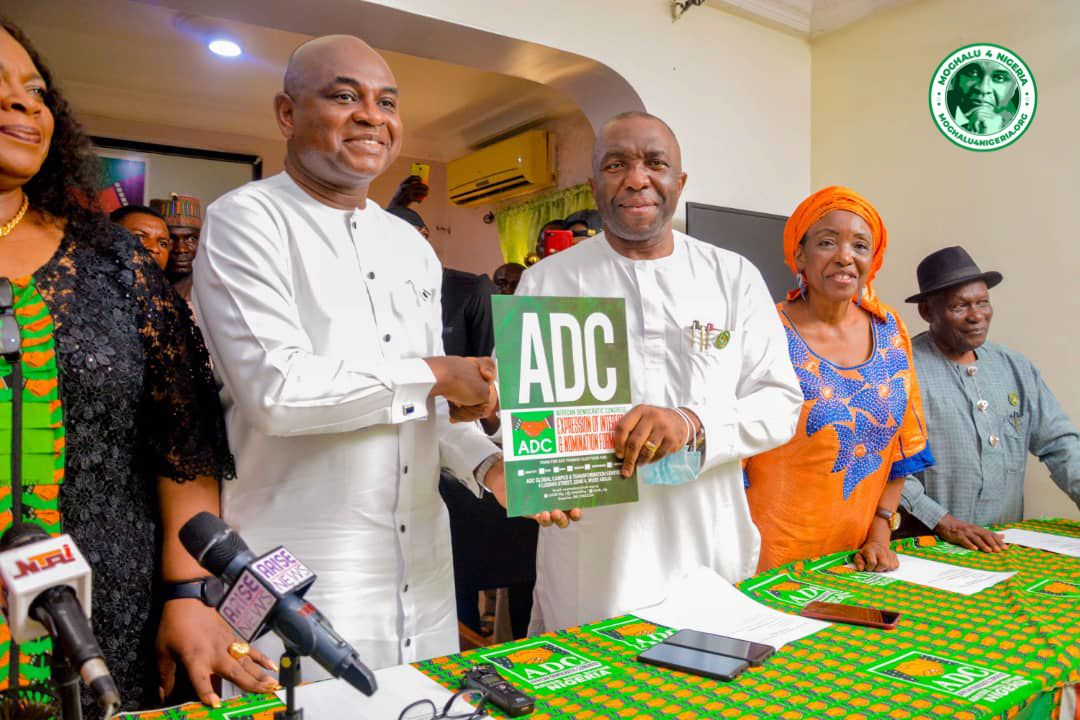 NooooName84's tweet image. Prof. Kingsley Moghalu picks Presidential Form of ADC to contest for President of Nigeria in 2023, today in Abuja. #MoMyGuy @MoghaluKingsley  #ADCPresidential #ADCfied #NationBuilder @mindofmoghalu @moghalu4nigeria @MoghaluYouthCo