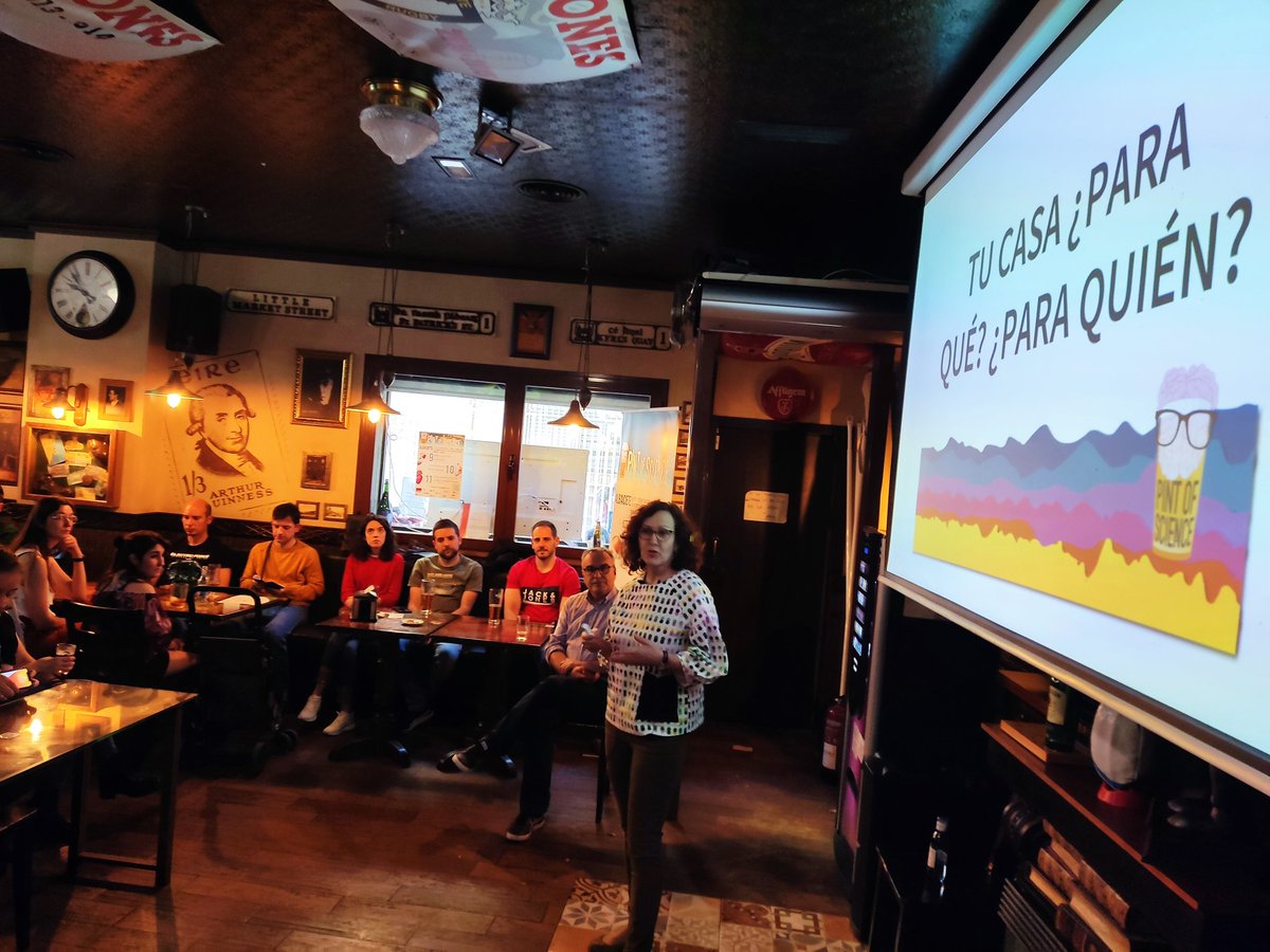 Fran_Jareno's tweet photo. Ya hemos empezado la tarde sobre "Nuestra Sociedad". #IsabelPardo nos está hablando sobre "Hipoteca Inversa" @pintofscienceES en #Pint22ALB #Pint22CLM. @StPatricksAB @UCLMdivulga @ftaadcee_ab @esiiab @PopularLibros @PCTCLM @I3aUclm @AJIAlbacete @cribuclm #idine https://t.co/x7JY3uXNJk