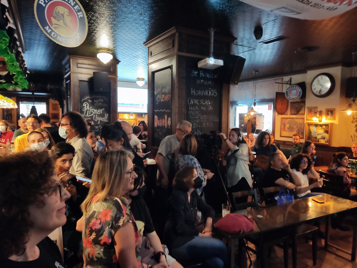 Fran_Jareno's tweet photo. Ya hemos empezado la tarde sobre "Nuestra Sociedad". #IsabelPardo nos está hablando sobre "Hipoteca Inversa" @pintofscienceES en #Pint22ALB #Pint22CLM. @StPatricksAB @UCLMdivulga @ftaadcee_ab @esiiab @PopularLibros @PCTCLM @I3aUclm @AJIAlbacete @cribuclm #idine https://t.co/x7JY3uXNJk