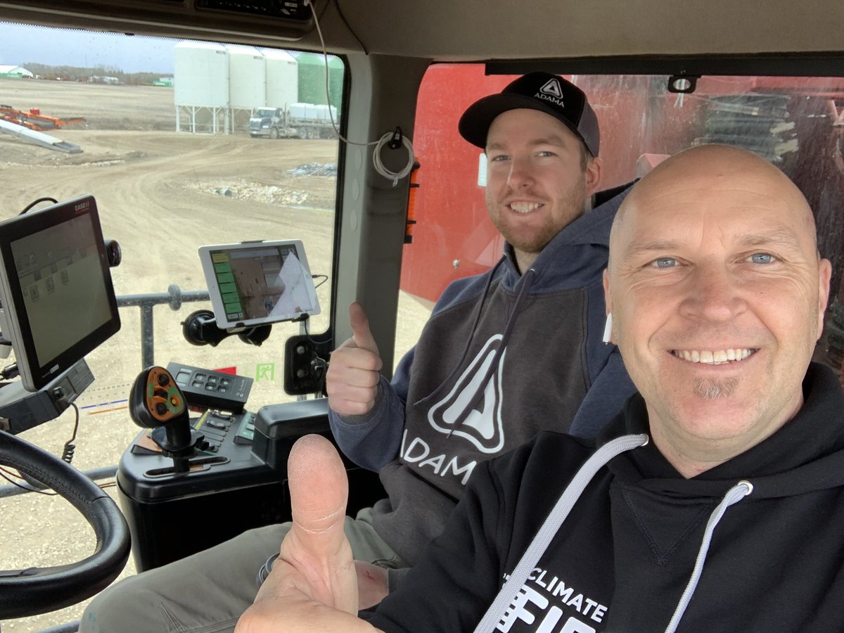 robmakowsky's tweet photo. Done deal! Another retail partnerβs floater all set up to roll on FieldView! Will be awesome to see these application maps being captured, and then easily being sent to their customers.
#Float22 #FieldViewReady #westcdnag
@FieldViewCanada https://t.co/uSV9PpTr5r
