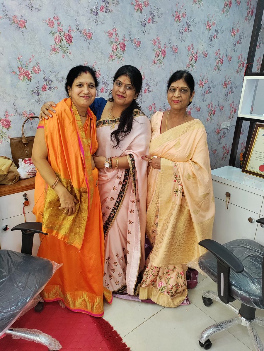 aggarwaltanu1's tweet photo. My Patience, hard work paid off. Yesssss My New Office!!!! ✌

I know my life will still throw challenges in front of me but now I know I am someone who is actually that strong who can handle every situation. 😇😇😇😇
Yesss here is some glimpse from the inaugural ceremony😇😜🥳 https://t.co/7adPE9yXsQ
