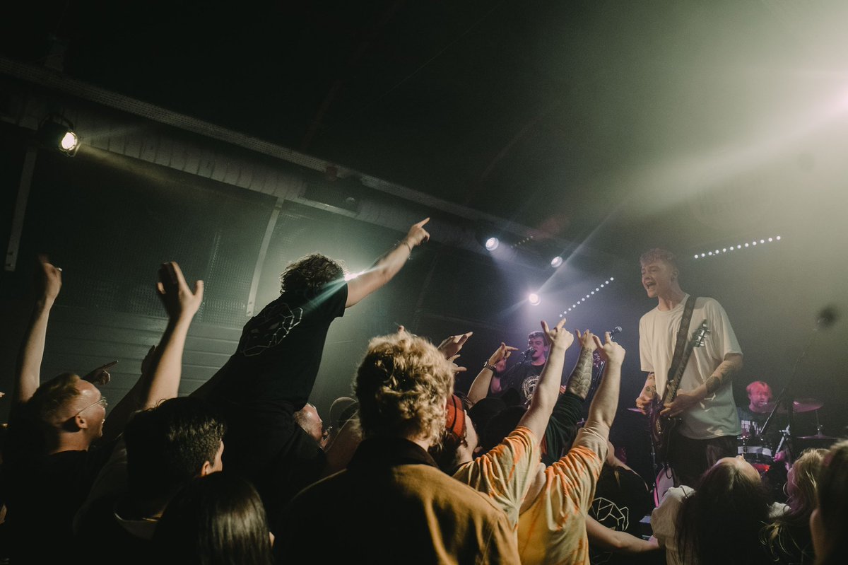 We're still a bit lost for words and overwhelmed with the response to this gig, but we'll start by saying THANK YOU 🙊

More photos to follow...

📸: @jenxmcanally