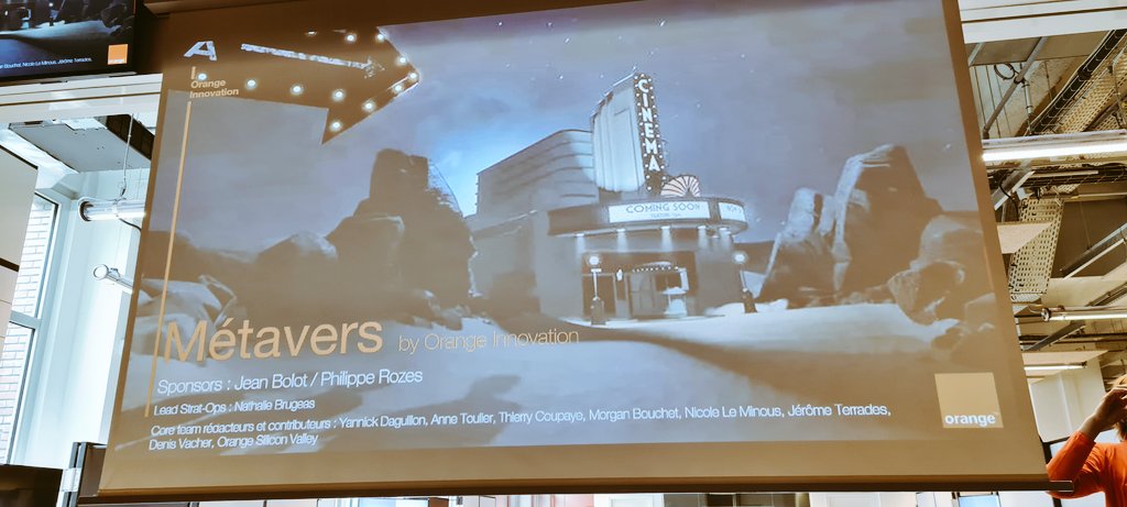 Rousseletsophi's tweet photo. Séminaire DC : du métavers à la réaction en chaine, du business à l'#eXcellence client. Un super collectif. #doidf #orange  @MireilleLascaux @PechierC https://t.co/hpDLMO53XT