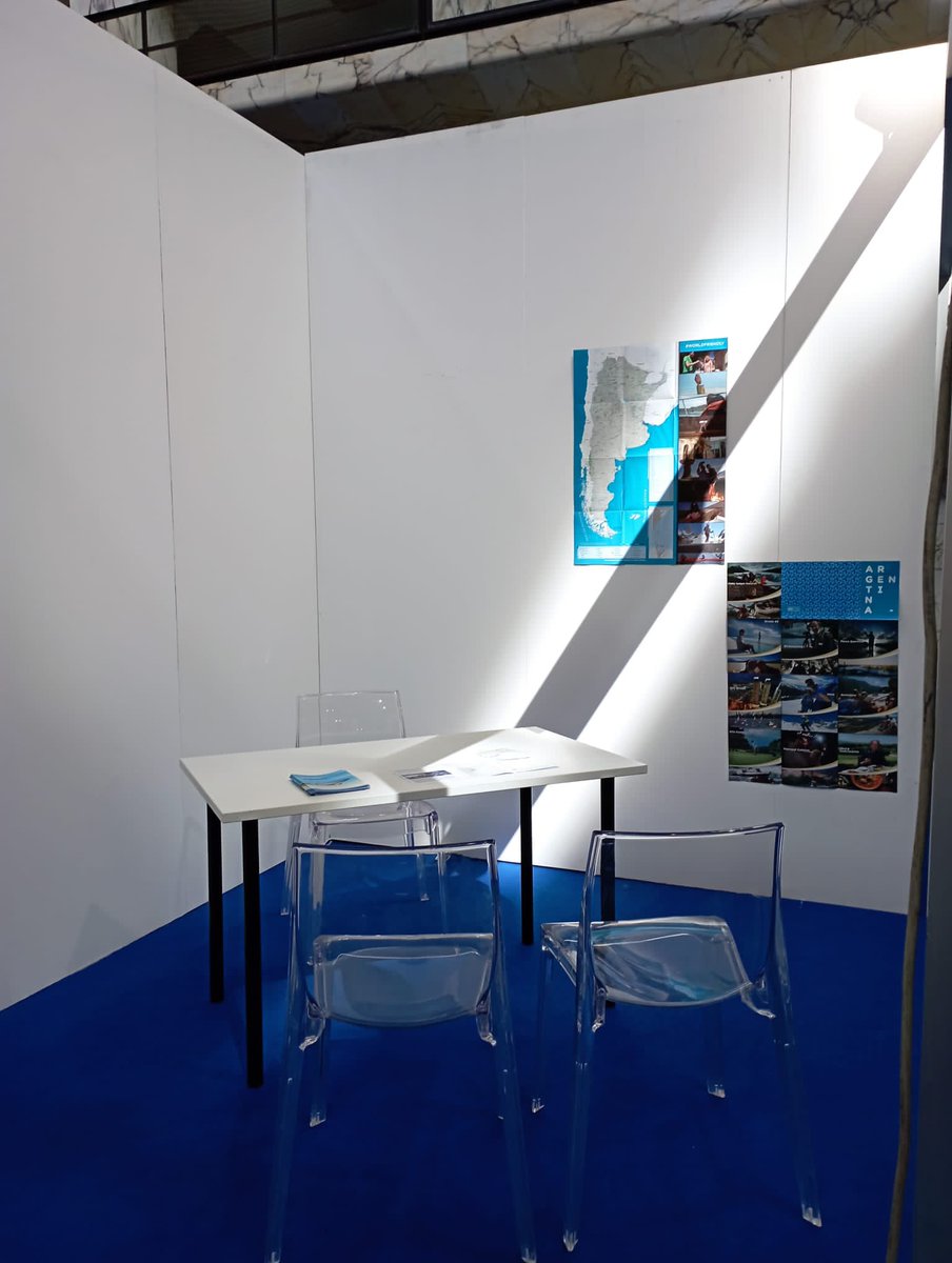 Duly13's tweet photo. Este el stand Argentino que nos representa en la feria de turismo de Roma . Una vergüenza https://t.co/nUNCM5pecU