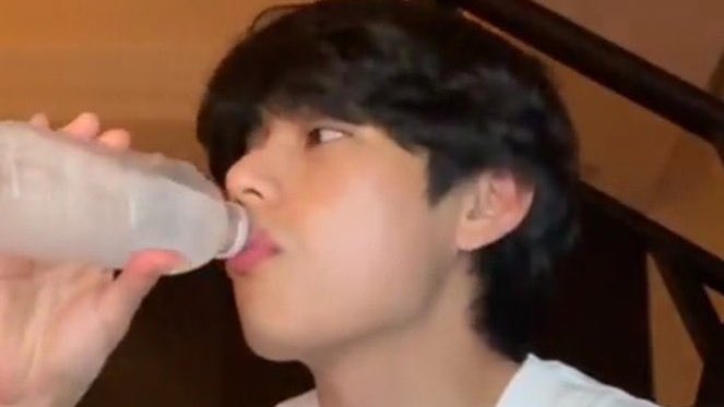 taetaethinker's tweet photo. taehyung drinking in pout https://t.co/MhG8VfwMHn