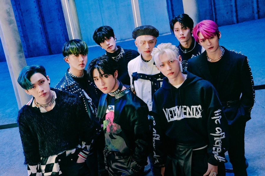 skzlist's tweet photo. Stray Kids are now the 2nd most streamed Korean Boygroup on Spotify with 2,58 BILLION Total Streams!

🖇️ https://t.co/weeWYrnlqD
@Stray_Kids #StrayKids #스트레이키즈 https://t.co/CCUjWOOrsd