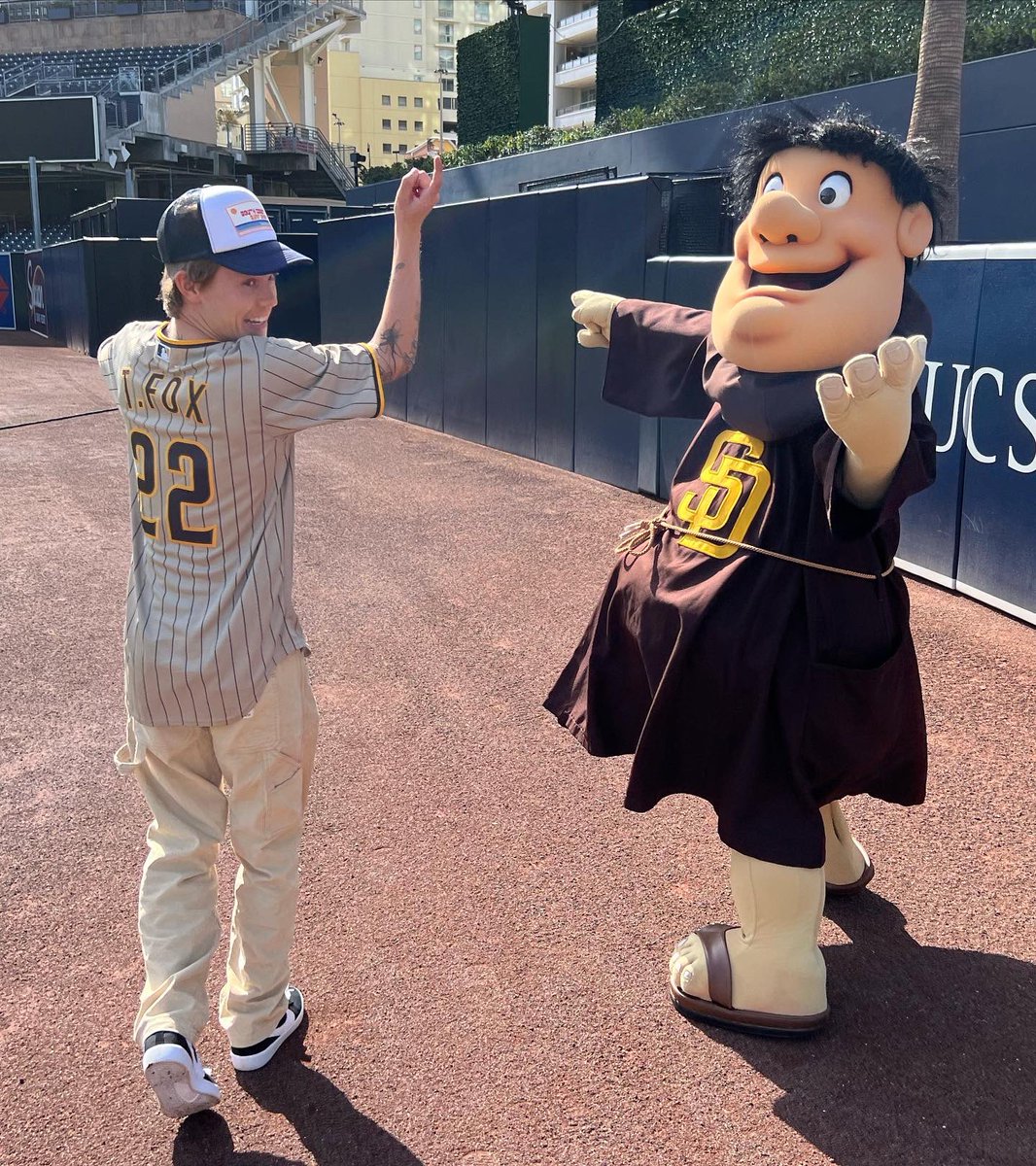 Throwing the first pitch at the Padres Game tomorrow 🛴❤️ what an honor!