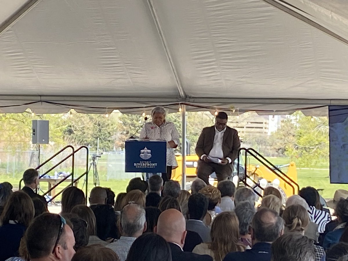 olgasstella's tweet photo. .@DetroitRvrfrnt worked with a resident-driven community advisory council to develop #rcwpark as place that truly meets the needs of Detroiters. Thank you for leading with #inclusive process! These are the projects that make #Detroit a #detroitcityofdesign #inclusivedesign https://t.co/LcLVTguDzo