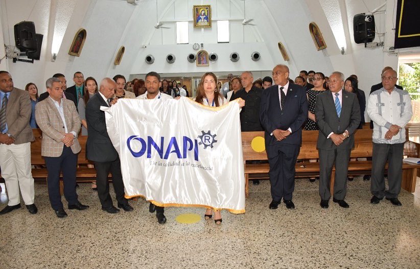 OnapiRD's tweet photo. Para conmemorar el 22 aniversario de la creación de la ONAPI el Director General de la entidad Dr. Salvador Ramos, acompañado de Ejecutivos y colaboradores participaron en una misa de Eucaristía  que ofreció el sacerdote Juan Andrés Hidalgo en la Iglesia San Antonio Maria Claret. https://t.co/4XCWleAxEw