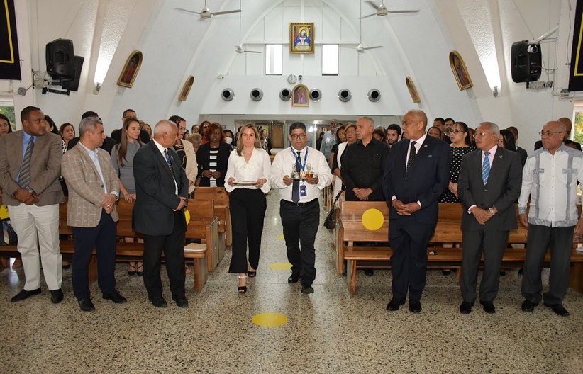 OnapiRD's tweet photo. Para conmemorar el 22 aniversario de la creación de la ONAPI el Director General de la entidad Dr. Salvador Ramos, acompañado de Ejecutivos y colaboradores participaron en una misa de Eucaristía  que ofreció el sacerdote Juan Andrés Hidalgo en la Iglesia San Antonio Maria Claret. https://t.co/4XCWleAxEw