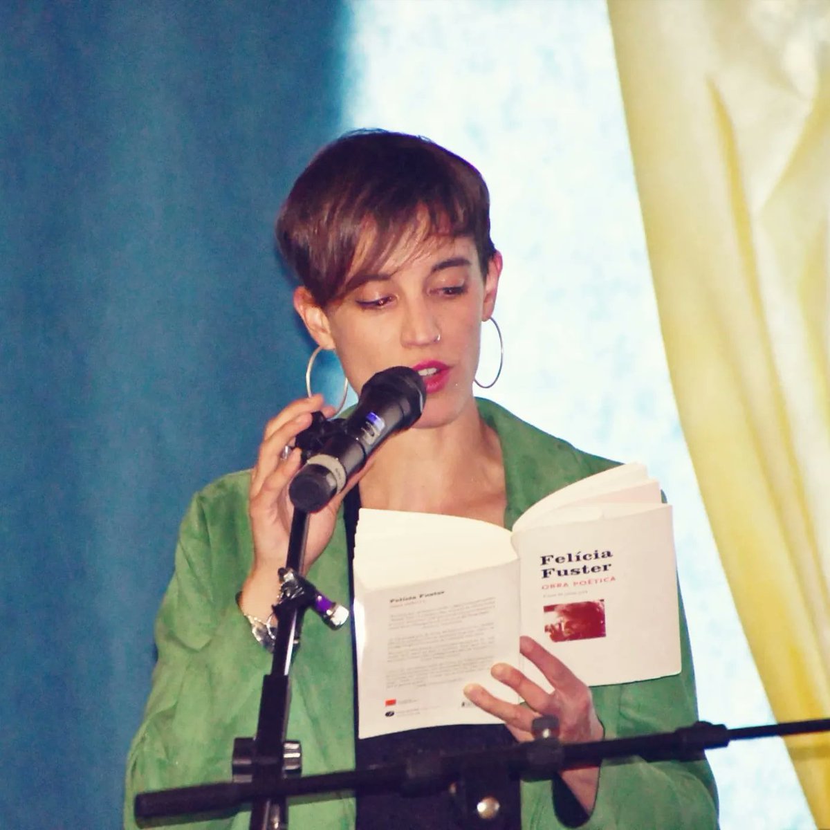 bplinyola's tweet photo. Tot descobrint la poesia de Felícia Fuster amb @BlancaLlumVidal, Tònia Passola i Laura Pastor per convidar a gaudir-la. @AnyFFuster @AjLinyola @bibliotequeslle @bibliotequescat https://t.co/TOZrnCPDZW