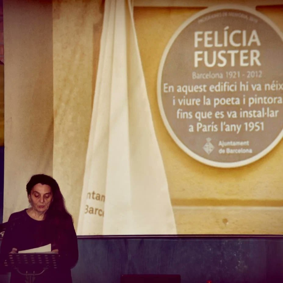 bplinyola's tweet photo. Tot descobrint la poesia de Felícia Fuster amb @BlancaLlumVidal, Tònia Passola i Laura Pastor per convidar a gaudir-la. @AnyFFuster @AjLinyola @bibliotequeslle @bibliotequescat https://t.co/TOZrnCPDZW
