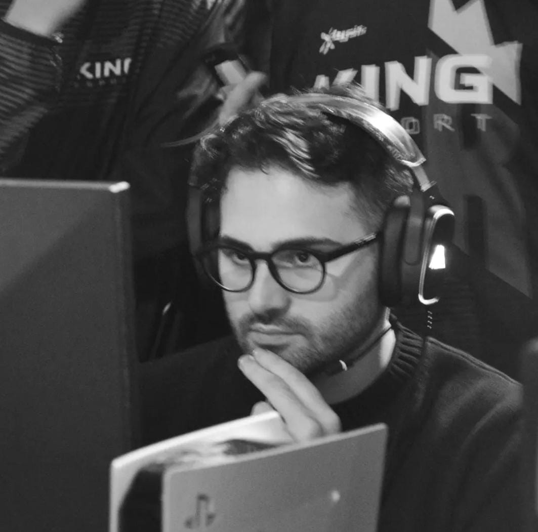 king___esport's tweet photo. RED SOON 🔴🇮🇹 #FaZeSavy @FaZeClan @moonpay
Forza @savyultras90💪 https://t.co/UlMY2vARDU