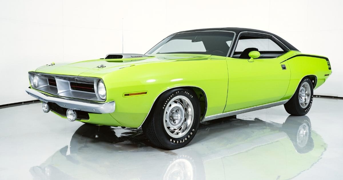 FastLaneSTL's tweet photo. Check out this amazing 440 #Cuda with 4-speed pistol grip and Track Pack, finished in #SublimeGreen!

Tap for details 👉 https://t.co/UmUjMFnYAq https://t.co/th02ZTD9h9