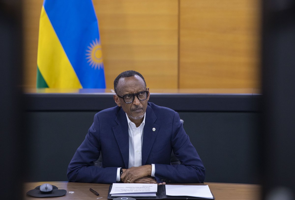 UrugwiroVillage's tweet photo. President Kagame is virtually joining the Meeting of @AfricanUnion_ Bureau of Assembly, extended to Heads of State of vaccine manufacturing countries. Discussions will include the need to establish coordination mechanisms to ensure distribution of vaccines manufactured in Africa. https://t.co/iI7DhCw3mz