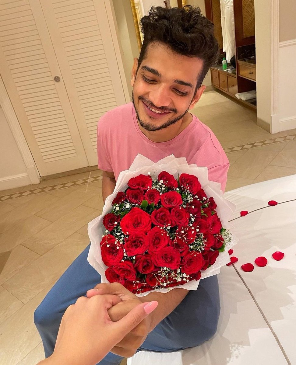 Khudgarz__'s tweet photo. This is too damn precious.. This makes me so happy. Munawar wanted to make everyone proud, and he's done that. I'm so glad that you both can now openly talk about your relationship with the world, I am so happy for you both! ❤️

@munawar0018 @nazilx9
#MunawarFaruqui #MunNaz https://t.co/BUlKDaGl6u