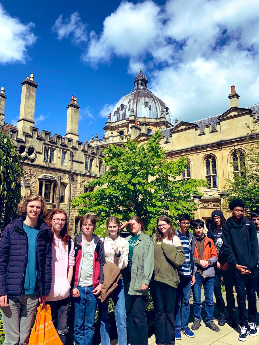 RedhillSixth's tweet photo. Thank you to Magdalen College, Oxford for hosting us today. Lovely see ex-students Sarah &amp; Luca too! https://t.co/ULMSDYnbk6