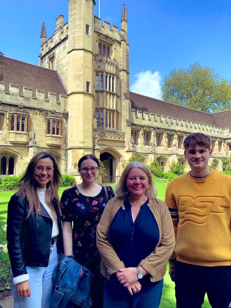 RedhillSixth's tweet photo. Thank you to Magdalen College, Oxford for hosting us today. Lovely see ex-students Sarah &amp; Luca too! https://t.co/ULMSDYnbk6