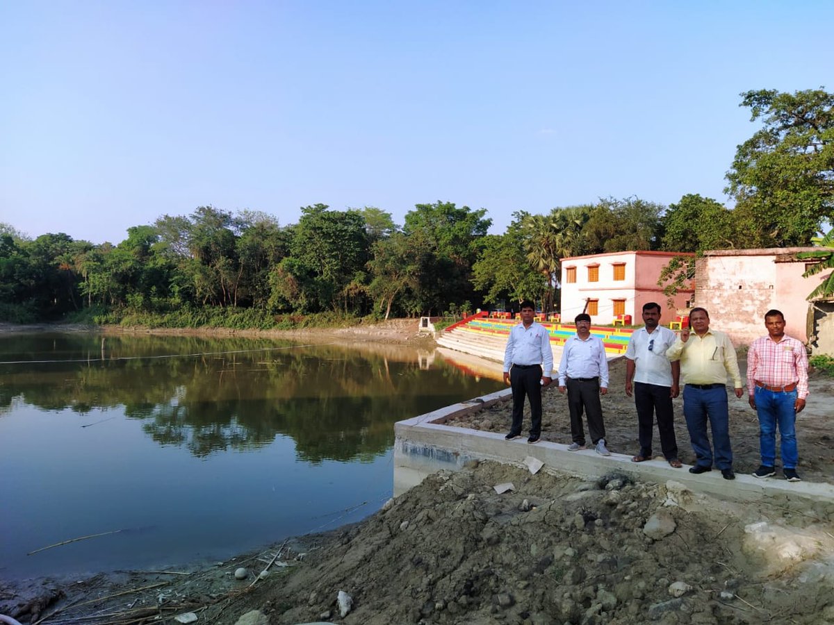 andlibsh's tweet photo. Whenever I m on field visits to inspect scheme I m also used to find n chance to do impact assessment f a govt scheme being implemented in that village even out f my domain f work.
Drainage f water from #Chaur done by Prema devi,Mukhia f #Motipur G.P in #Samastipur is impressive. https://t.co/B9uNxb65Zt