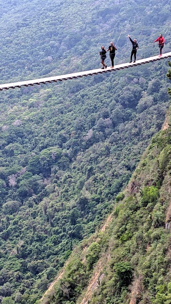 Sarutheone's tweet photo. @AndaMvalo Amazing, next stop I will introduce you to the #HiddenEscapes in my backyard ๐ฟ๐ผ
#ThisisBvumbaBaby
#ThisisNyangaBaby
#ExploringHondeValley
#DiscoveringChimanimani
#TheSmokeThatThunders https://t.co/c8iQO1hB3n