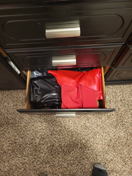 Have a drawer full of kinky material and I don't know how to sew or have ideas https://t.co/LZ4sHkSn<a href="/tag/femdom"class="tags"><span>#femdom</span></a><a href="/tag/fetish"class="tags"><span>#fetish</span></a><a href="/tag/bondage"class="tags"><span>#bondage</span></a><a href="/tag/amateur"class="tags"><span>#amateur</span></a><a href="/tag/facefetish"class="tags"><span>#facefetish</span></a>