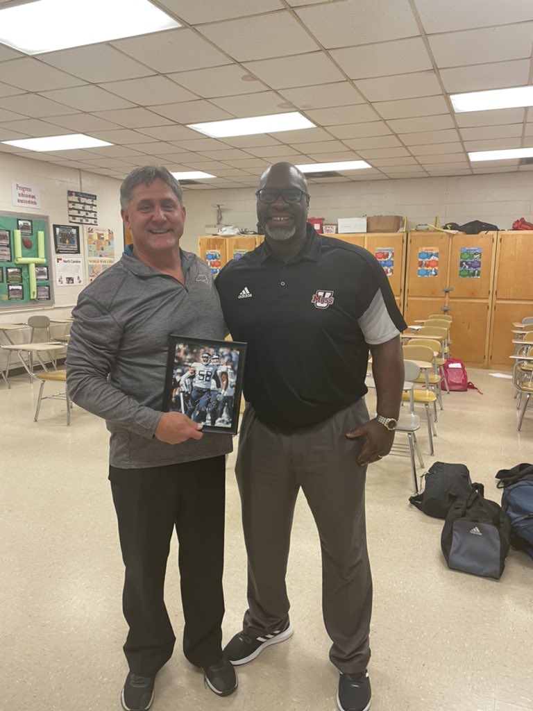 coachbenalbert's tweet photo. It was great seeing @CoachSochovka at Pine Forest HS today. The last time I came through on a recruiting trip with my man @CoachWash56 we were in the process of recruiting NFL All Pro @HaroldLandry! #MinuteMania The Fayetteville Campaign. #RedRuM #Smash https://t.co/MmbQFRcsuK
