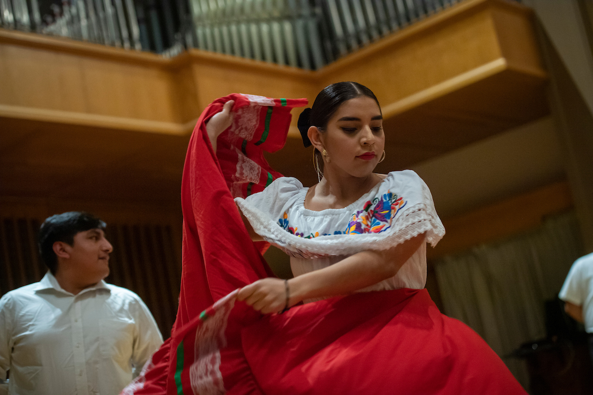 LinfieldUniv's tweet photo. We got the beat! The Linfield dance ensemble recital was held last weekend with the Linfield LULA and Oregon State PAC program dancers joining in. Linfield dance ensemble choreographed their own works. Dance styles featured were modern, jazz, contemporary, tap, and Folklorico. https://t.co/MPmt9X69Wi