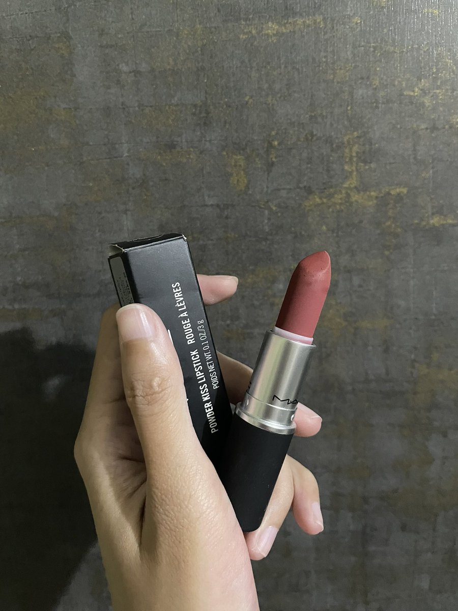 pppapepp's tweet photo. #ส่งต่อ MAC powder kiss lipstick สี stay curius (สวอชครั้งเดียวไม่โดนปาก)
เนื้อแมทฟุ้งๆ โทนชมพูอมแดง ขับผิว
ราคา 490 บาท (with box สคบ.ไทย)
**พร้อมโอนส่งฟรีนะคะ**
#ส่งต่อคสอ #ส่งต่อเครื่องสำอาง #ลิปแมค #powderkiss #ไว้ขายของห้ามรีวิวโว้ยย #ไว้ส่งต่อห้ามรีวิวโว้ยย #ripไอดอ https://t.co/sAKsb3VQdV