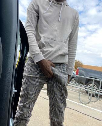 This why I hate wearing dress pants 🤦🏽&zwj;♂️ https://t.co/6KrZb2N1kT<a href="/tag/dallas"class="tags"><span>#dallas</span></a><a href="/tag/downtown"class="tags"><span>#downtown</span></a>