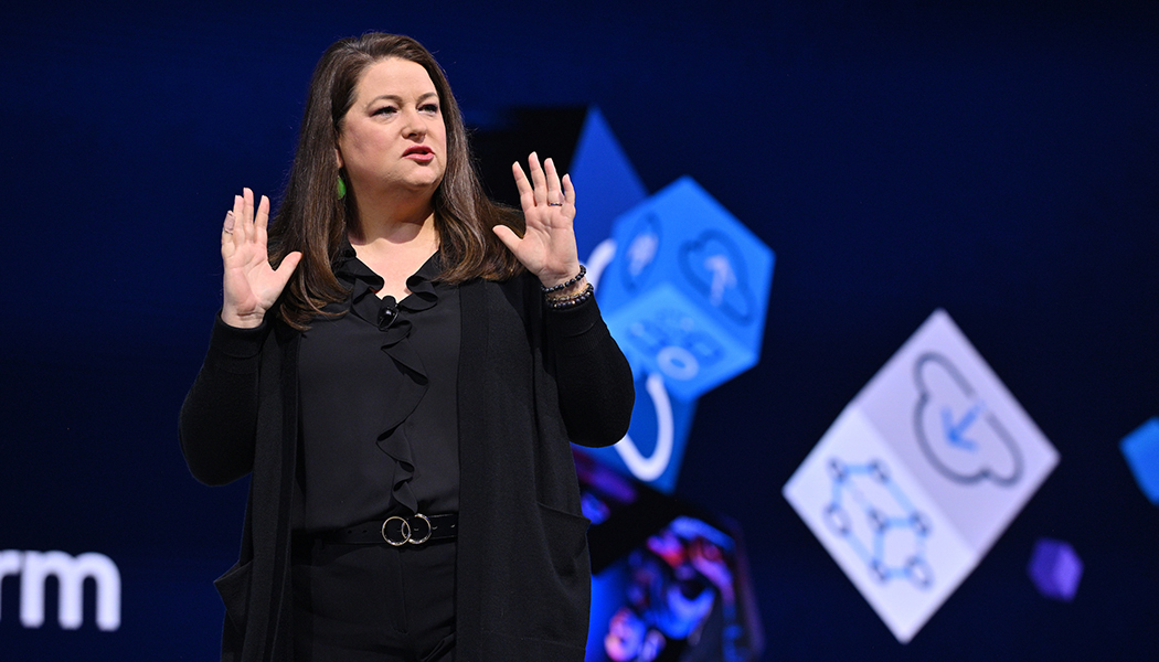 intel's tweet image. @MJHolthaus introduced our new #12thGen #IntelCore HX processor at Intel Vision. It has the power of a desktop in a mobile package for professionals who need top performance and flexibility. #IntelON intel.ly/3M1NIDh