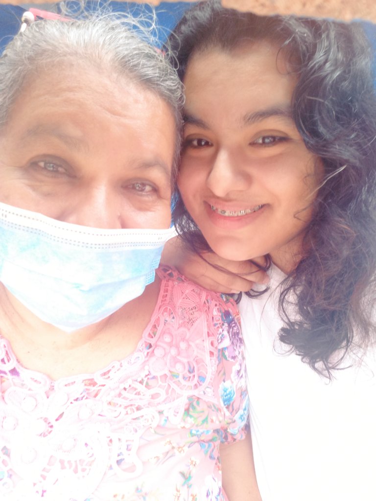 JaBNeLoxQi's tweet photo. Feliz día de las madres 🥳🎉 en especial feliz día mami♡♡♡  #felizdiamama
#felizdiadelasmadres https://t.co/aIJQ1hluBH