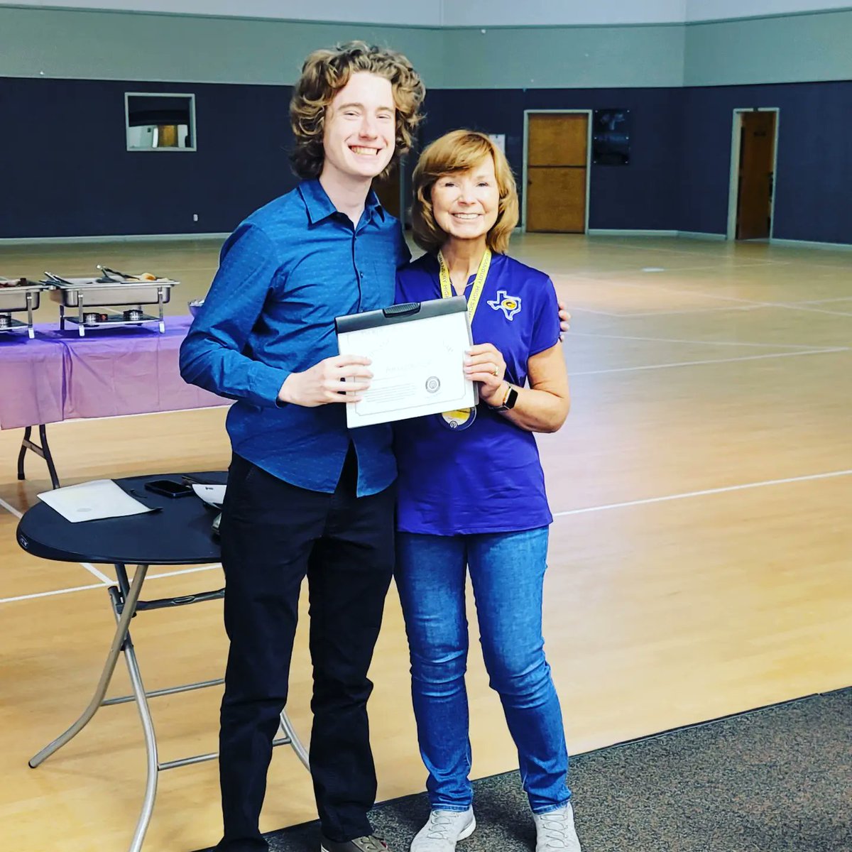 gbyoptimists's tweet photo. Granbury Optimist Club honored 37 students from Hood County with scholarships, each student was awarded $1000 towards tuition, fees or textbooks. @HoodCountyNews @bgibbstisd @granburyisd @ESCRegion11 #LipanISD @OptimistOrg https://t.co/36zZ9QnMgt