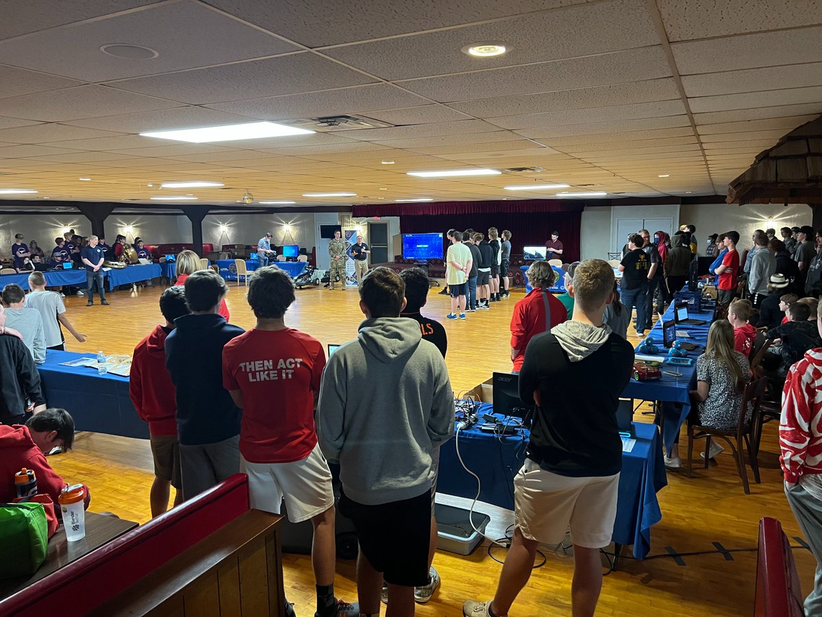 EldoraSpeedway's tweet photo. Today was STEM Day at Eldora! Over 200 area students from nine districts participated in the annual event conducted by the @AFResearchLab. (1/2) https://t.co/g1RmonxPcA