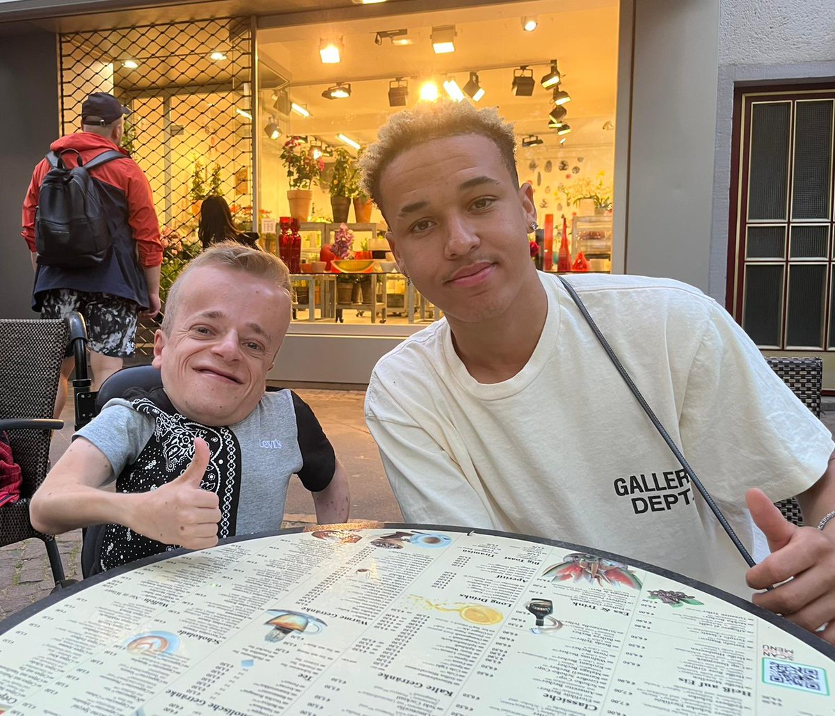 Hat mich sehr gefreut bro!🙏🏽❤️
<a href="/nik_lugi/">Niklas Luginsland</a>