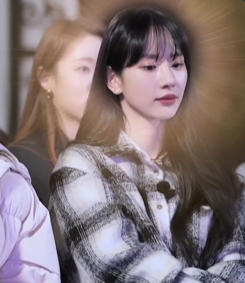 cosmicseol's tweet photo. @0803__uyj -cori celesti ogni volta che viene inquadrata- https://t.co/f11V11MqWd
