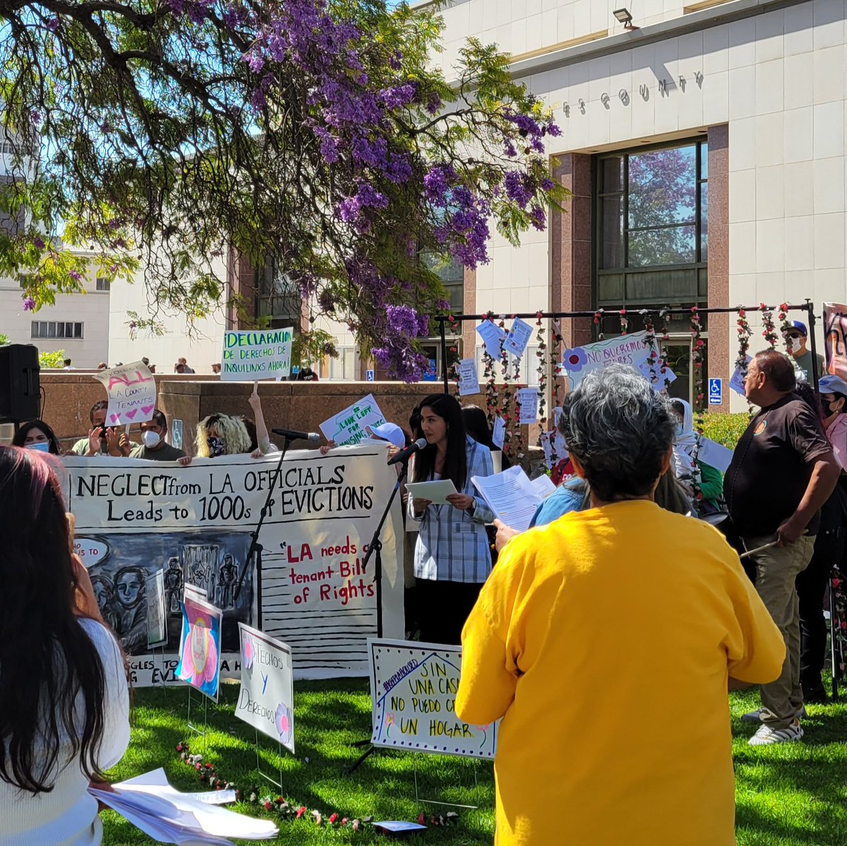 outta_papeles's tweet photo. epic action today by the mothers of the #KLAH coalition. on international mother's day we demand a county wide tenant bill of rights to protect mothers, families, and children in Los Angeles #MothersDay2022 https://t.co/jqtQElxce4