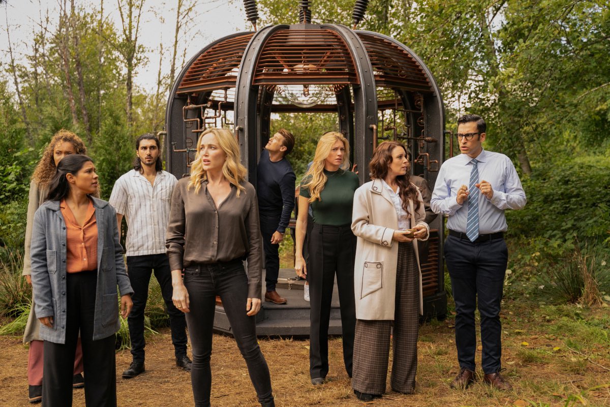 michaelp93's tweet photo. DC’s Legends of Tomorrow is one of the few shows that could really pull off a TV movie.

Think Guardians of the Galaxy but with time, in a story where the team pull a prison break and clear their names, saving the timeline from ultimate doom one more time.

#SaveLegendsOfTomorrow https://t.co/WLbmTzU9Vq