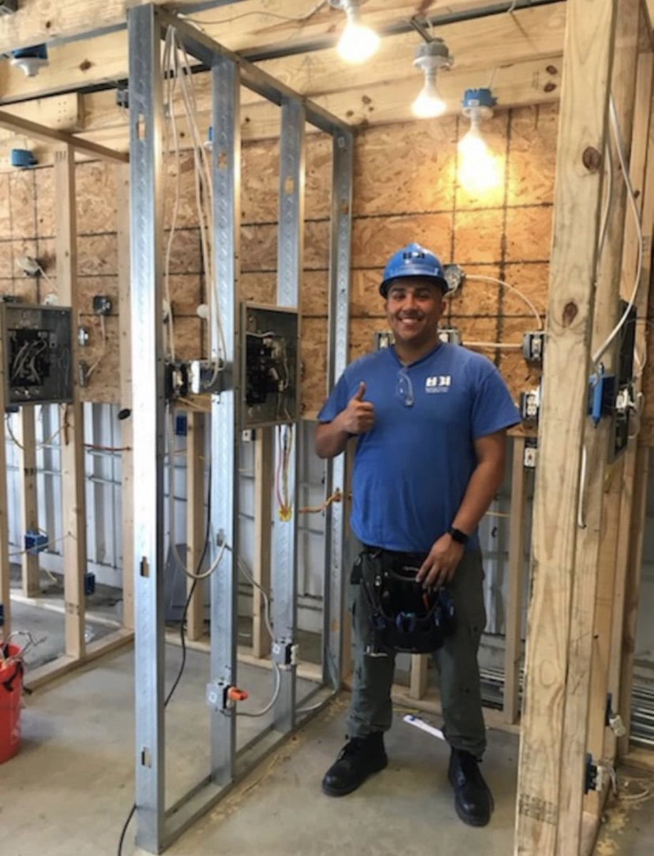 HBIBuildCareers's tweet photo. Are you a Houston resident looking to build your career? HBI’s Houston program has openings for the electrical class starting on 5/16. Our training programs are tuition-free + equip students w/ the in-demand skills they need to work in construction —> https://t.co/XZVR7K3ceN https://t.co/1nMD6R9q8R
