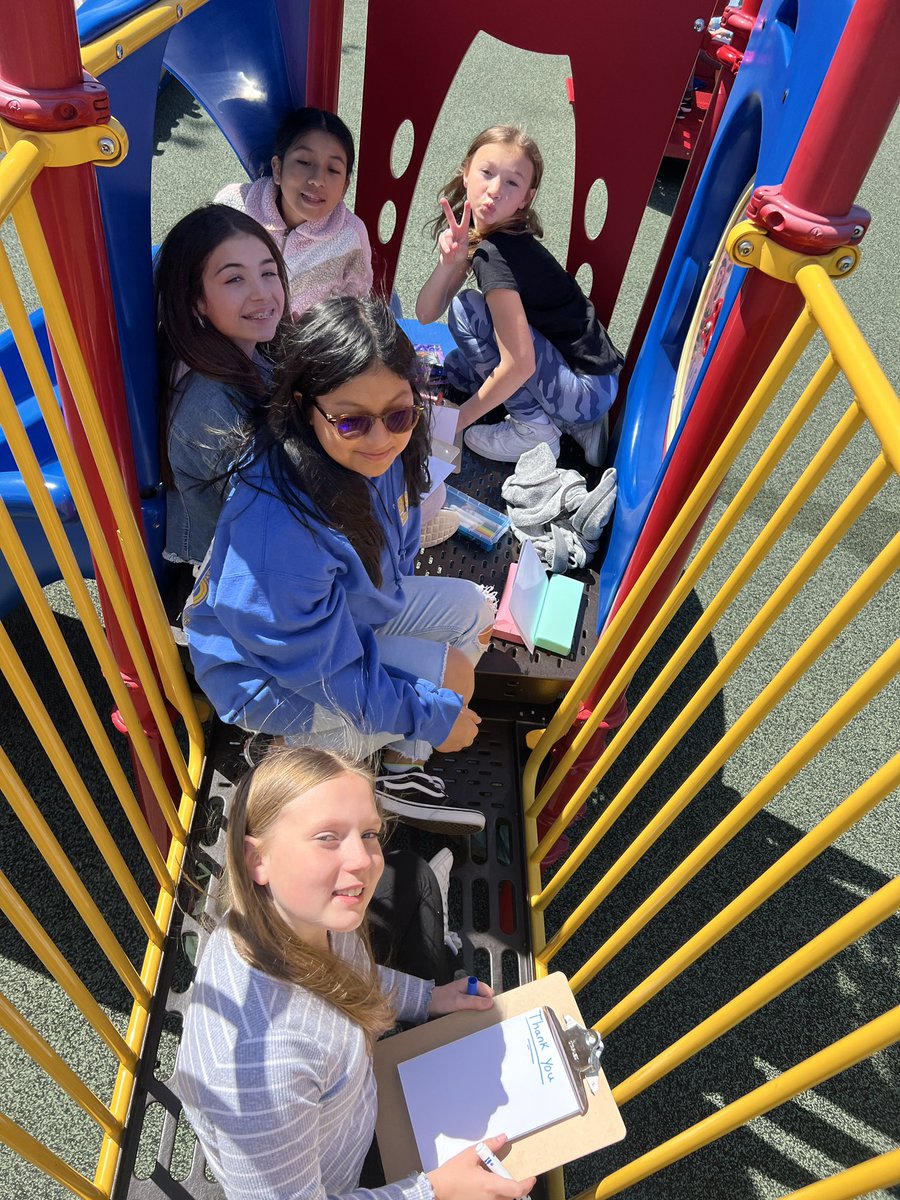 MrsFastag's tweet photo. A quick visit outside to create a thank you card for our law enforcement officers! @MsFechtig @Kate_Cabrera918 @LomsPrincipal @ANTHONYDESPO https://t.co/GkFiHkXUVk