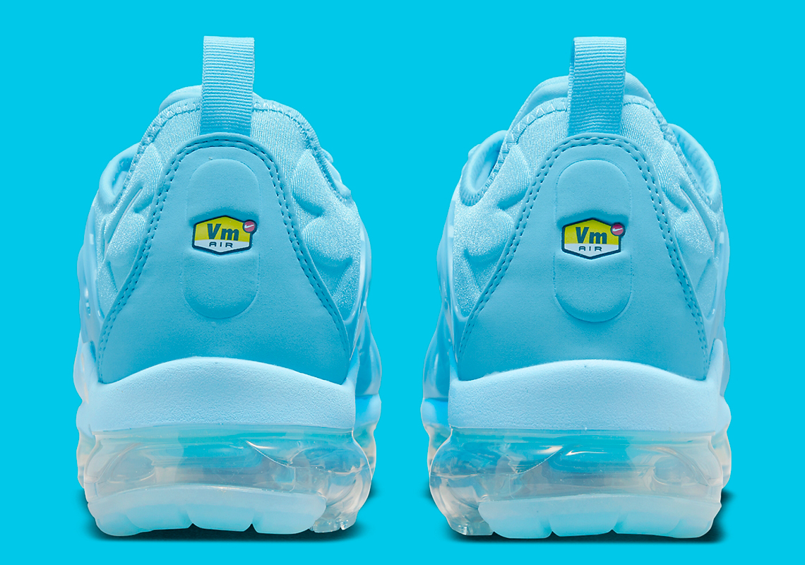 RT if you would rock this Nike Vapormax Plus "University Blue"