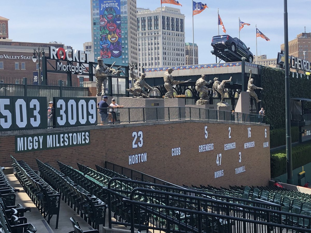 mahonsports's tweet photo. Taking in rare old fashioned doubleheader between @Athletics @tigers. First @MLB game I ever saw was twinbill in 1965 @Angels @Twins in old #MetropolitanStadium. https://t.co/ZIjih5yNLu