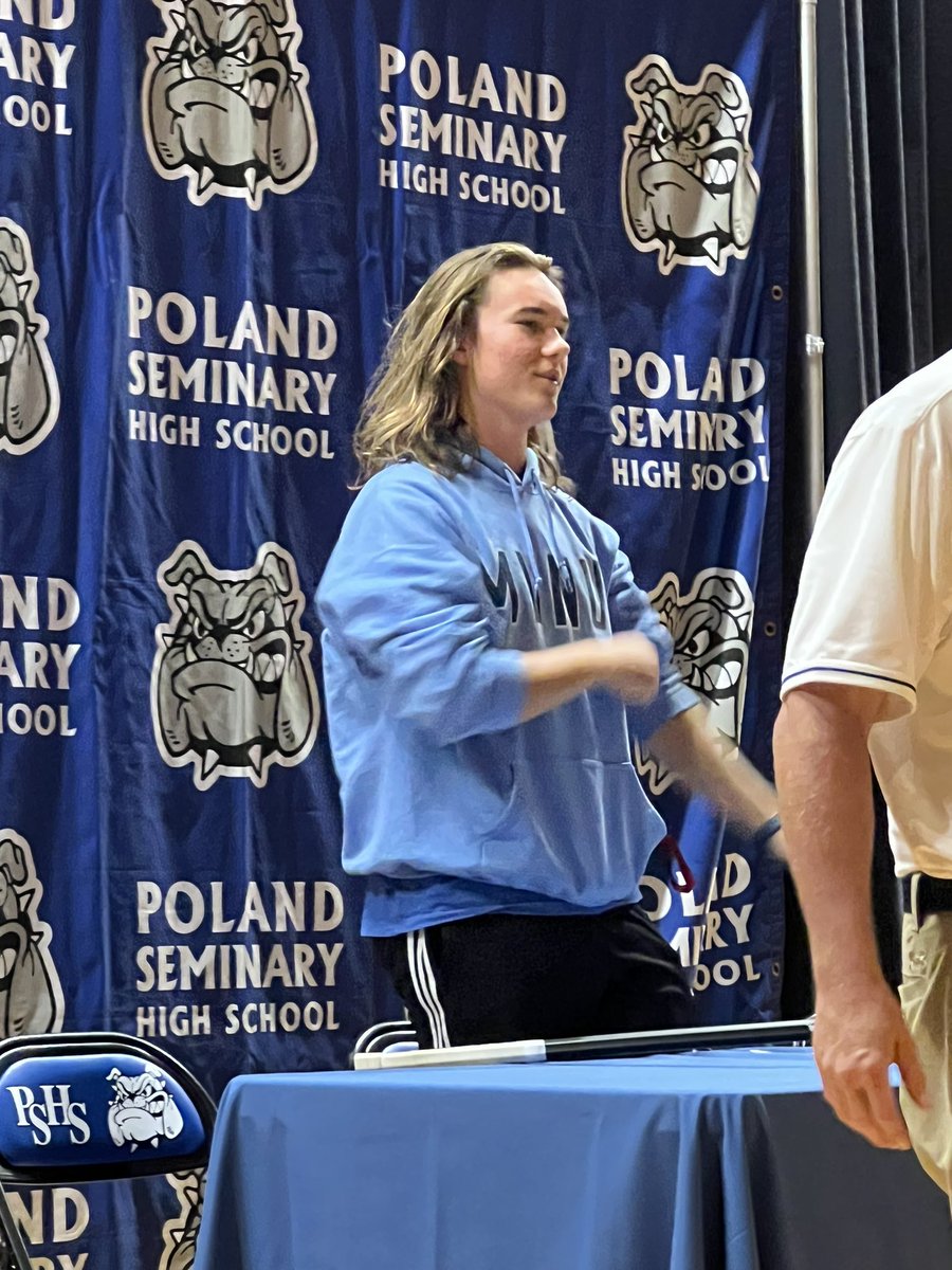 hockenberry52's tweet photo. Nice job @PolandAthletics &amp; @bdog4ever and @mdaleydad for making this such a great moment for our athletes. #ThePolandStory @krauser109 @polandschools @MichelleJElia @KimBrant3 @DeJulio116 @HoffmasterMaria @coachpavlansky @CoachFender21  Next year College Gameday will be here.. https://t.co/UYbPNNdD37