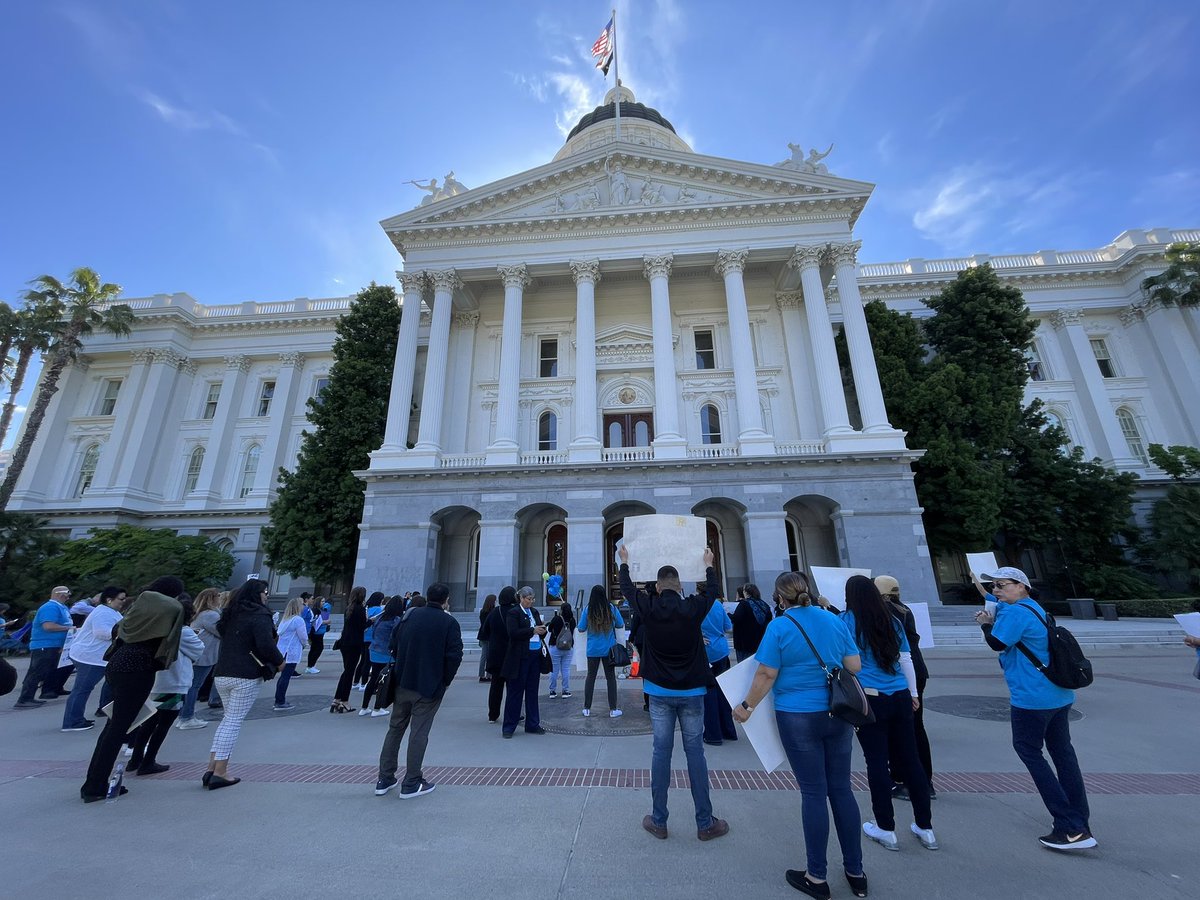 terryjkim's tweet photo. We are at the Capitol this morning advocating for $50M in the state budget to increase #EarlyChildhoodEducation teacher salaries! Let’s address the race & gender wage gap now by supporting our incredible educators! @caheadstart #heartofheadstart https://t.co/lh0E2NrvKy