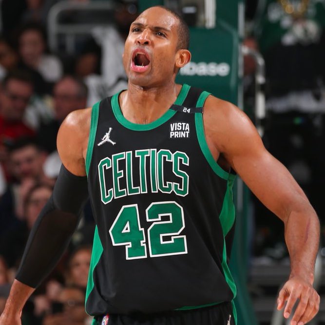 slamstudios's tweet photo. The All “Age is Just a Number” Team:

PG – Chris Paul (37)
SG – Steph Curry (34)
SF – LeBron James (37)
PF – Al Horford (35)
C – Brook Lopez (34)

Who comes off the bench? 🤔 https://t.co/0H2zI8jUzM