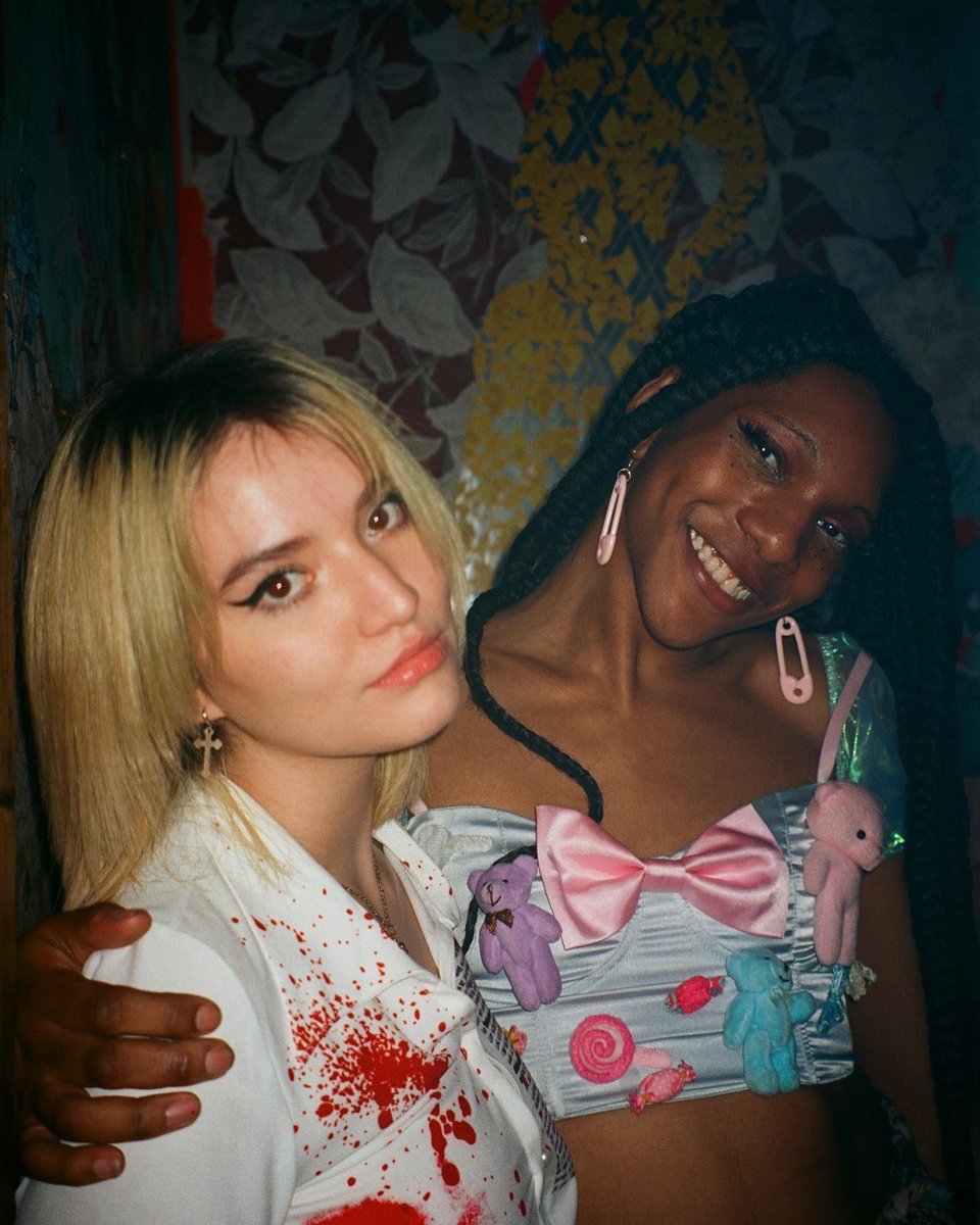 CaptureCharles tweet media