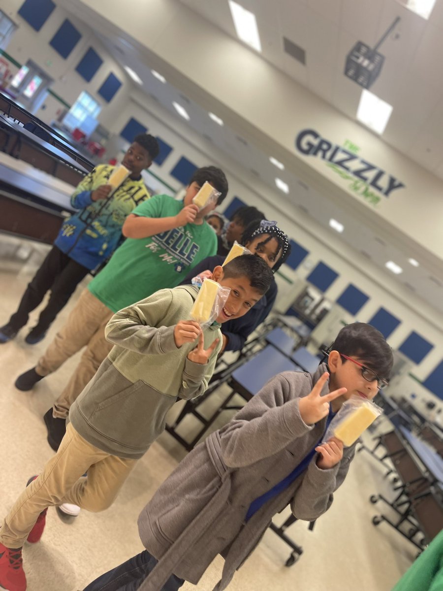 Belle Forest 📚💙💚 tweet media