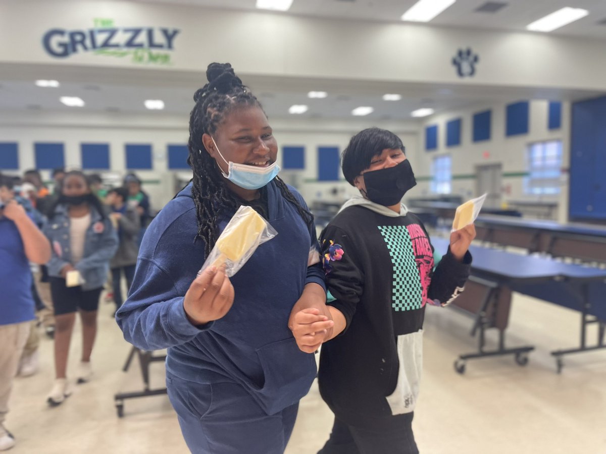 Belle Forest 📚💙💚 tweet media