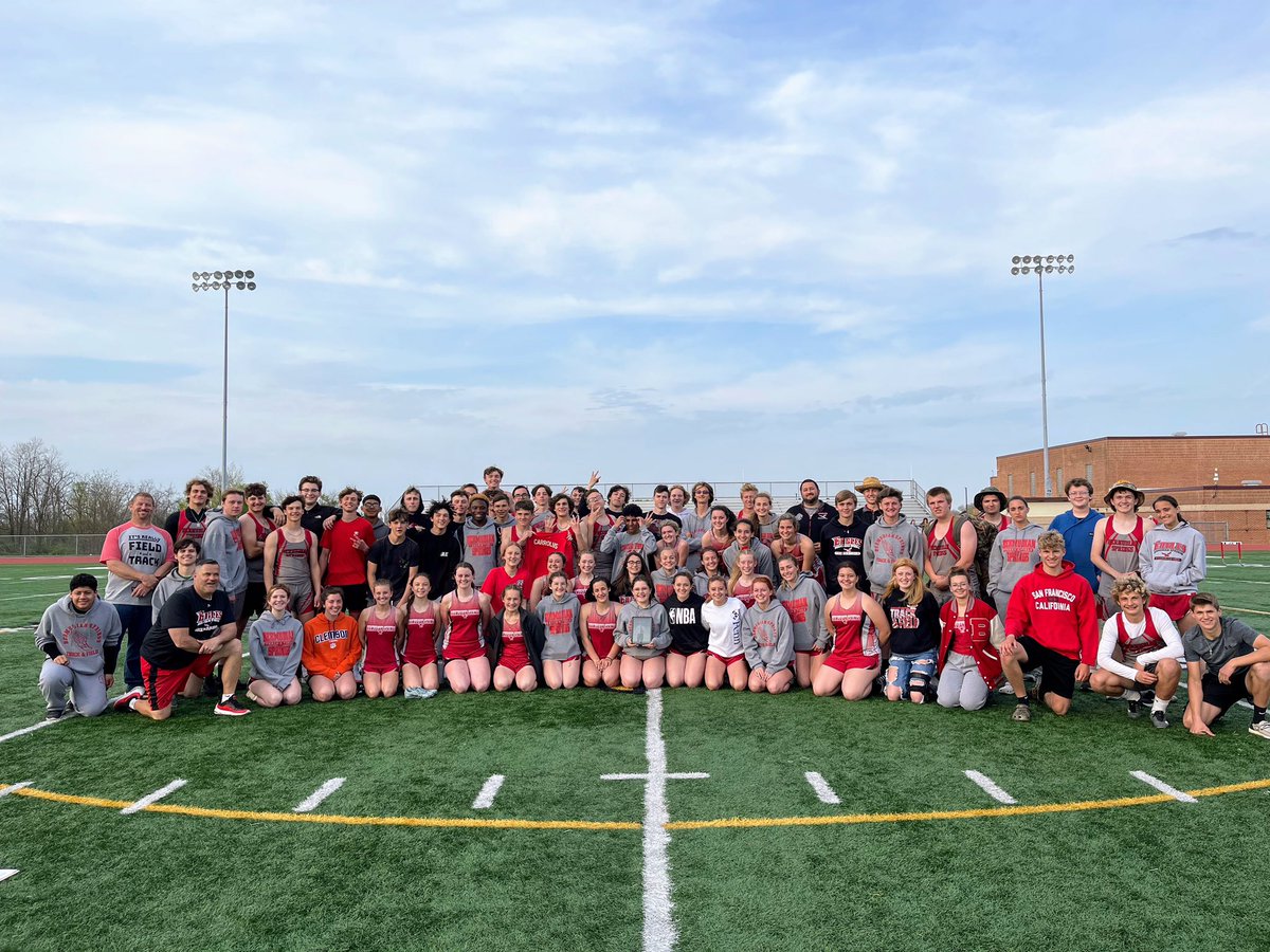 CentralPARunner's tweet photo. Congratulations to the Bermudian Springs boys &amp; girls teams for going undefeated 7-0 in the YAIAA division 3 this season. Bermudian boys scored over 100 points in all 7 dual meets! Bermudian is one of the top “small” school programs in Central PA (if not the state!). https://t.co/2nRfUlAwfK