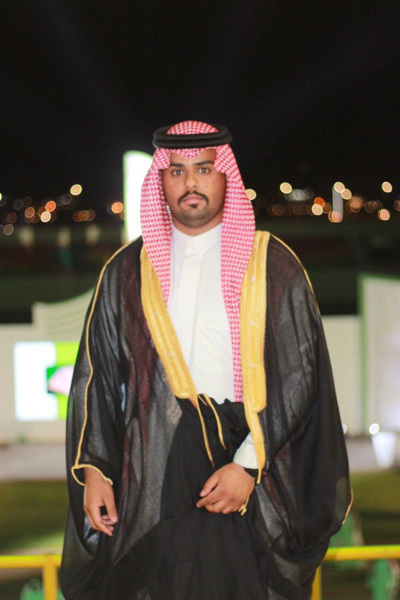 nee1t's tweet photo. " الحمدلله الذي بنعمته تتم الصالحات "
اللهم ليس بجهدي واجتهادي انما بفضلك وكرمك علي .. 
تم بحمدلله " تخرجي من جامعة الحدود الشمالية
" كلية الهندسة ، الهندسة الصناعية " 
       واسأل الله التوفيق لي ولكم 
اخوكم المهندس : نايف عبدالعزيز ارشيد المجلاد     #جامعة_الحدود_الشمالية https://t.co/awKQCbTIEB