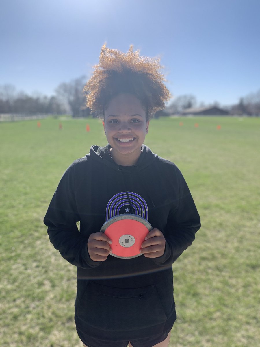 purplescooter40's tweet photo. With a throw of 125’6, claimed a 38 year old school discus record by Huskie great Kathy Matejcek at the Jamestown High School Invitational.🎽💪🏽👩🏽🦱☀️🛴💜🐾🌲#purplescooter #fearthefro #intothewoods #throwsquad #trackandfield #freshman https://t.co/7aRvN6aMqy